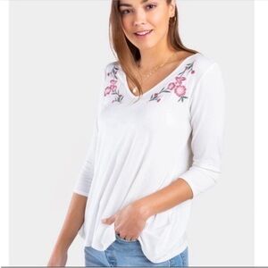 Francesca's Size XXS White Floral Embroidered Bohemian Style Top New With Tags